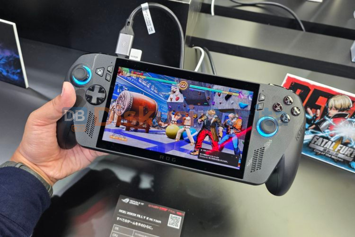 ROG Ally X vs ROG Ally Reguler di TGS 2025
