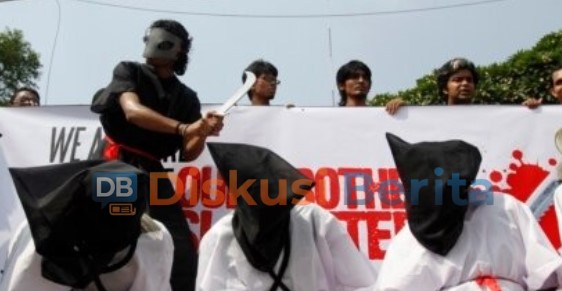 MERINDING! 5 DEMONSTRAN DIEKSEKUSI SECARA BRUTAL!